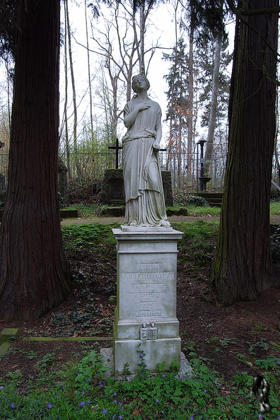Illenauer Waldfriedhof3.jpg