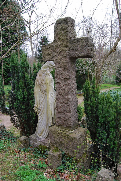 Illenauer Waldfriedhof5.jpg